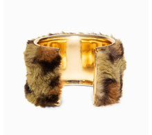 Load image into Gallery viewer, ROAR FAKE FUR BANGLE
