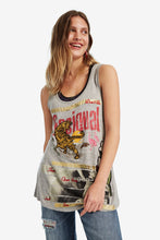 Load image into Gallery viewer, Sleeveless printed and embroidered T-shirt